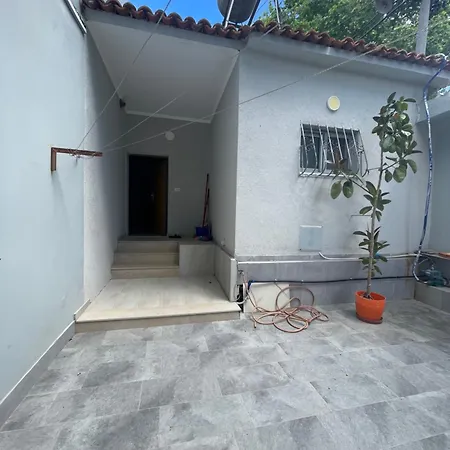 Flag's Square House *